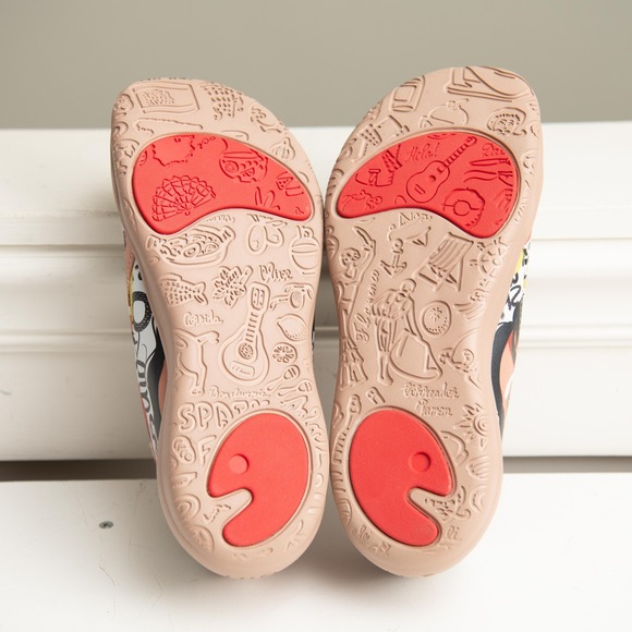 UIN Travel Shoes W Sz 9.5 NWOT! Graffiti Slip On Loafers Wearable Art Eclectic - Picture 9 of 9